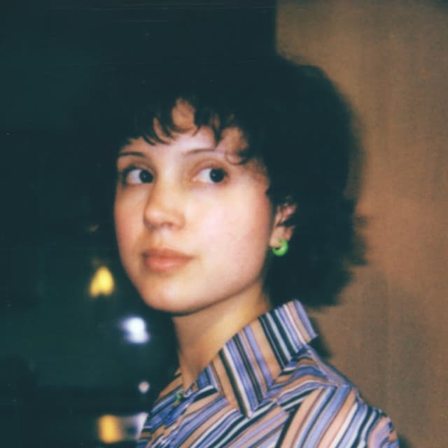 Liana Flores artist profile