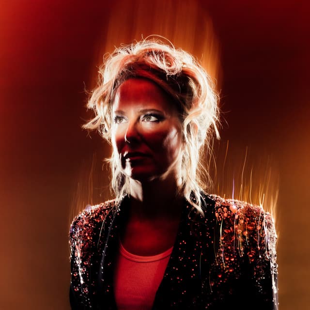 Lovely Laura artist profile