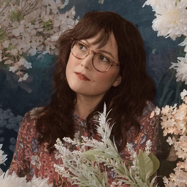 Sara Watkins artist profile image