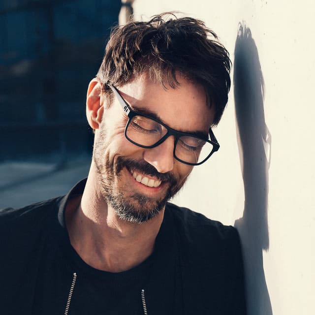 Steve Bug artist profile image