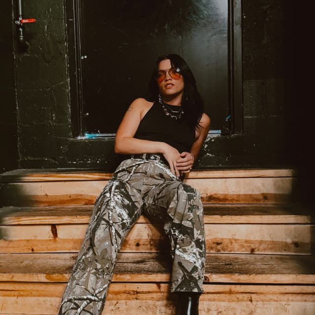 Shelby Raye artist profile