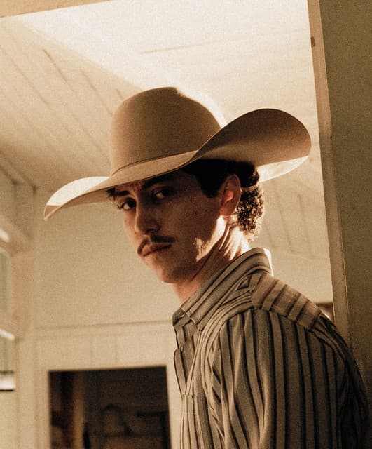Mack Geiger artist profile