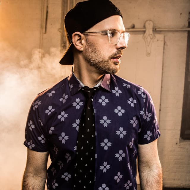 Ryan Scott Oliver artist profile image
