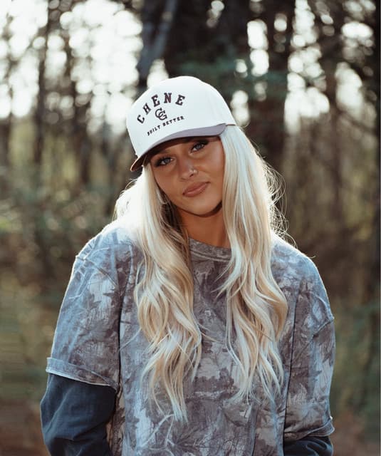 Sadie Bass artist profile image