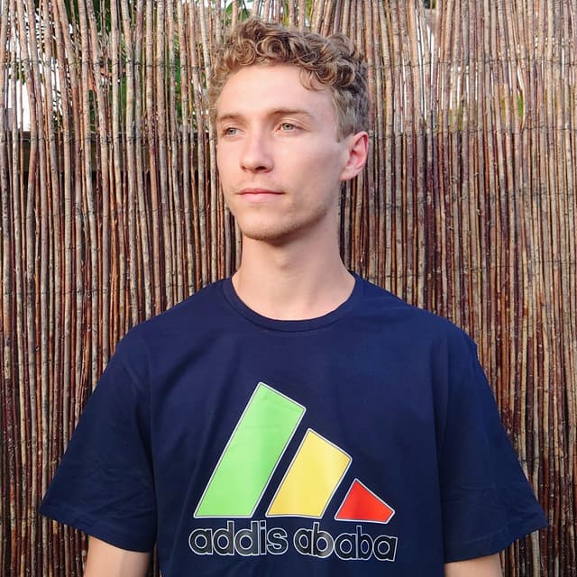 Lewis Bennett artist profile image
