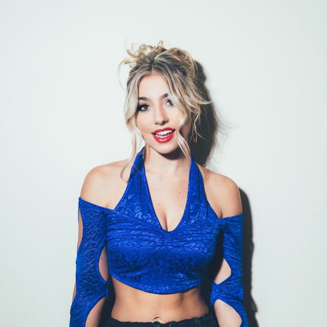 PEACH MARTINE artist profile image