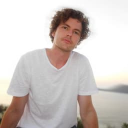 Vance Joy's artist profile image