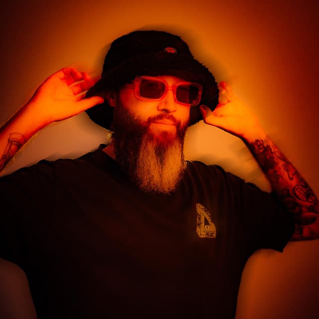 Lucas Alexander artist profile