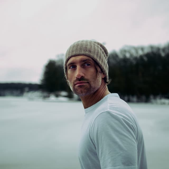 Ryan Hurd artist profile image