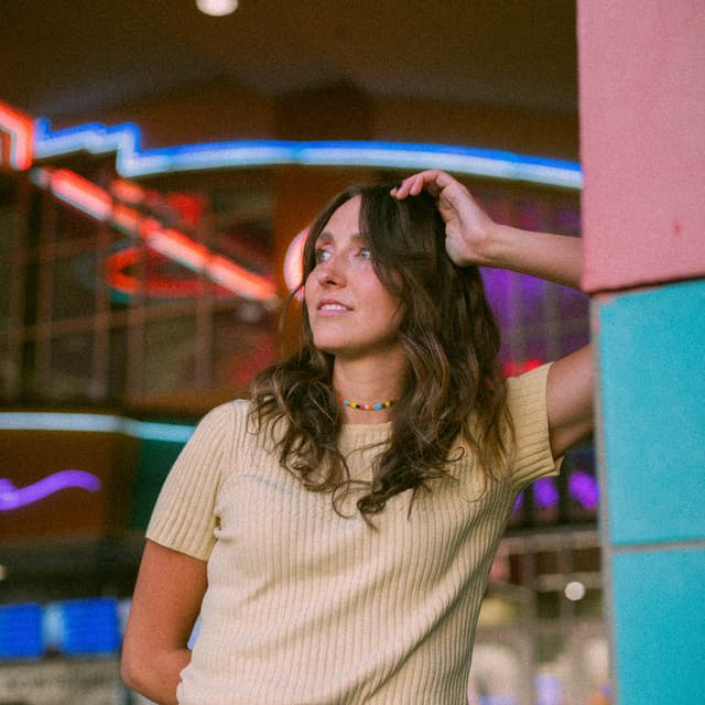 Caitie Hurst artist profile image