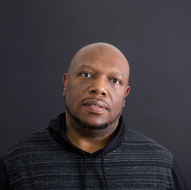 Aaron Smith artist profile image