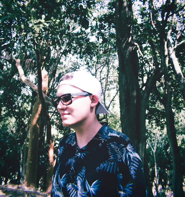 Eric Mondez artist profile image