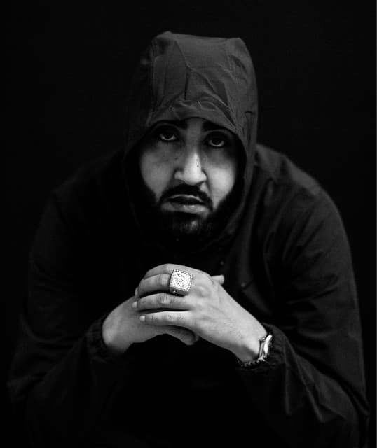 Ay Em artist profile