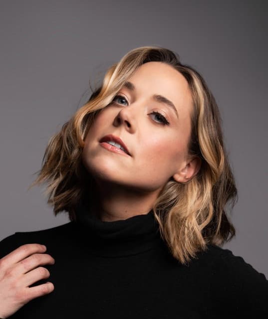 Erika Henningsen artist profile image