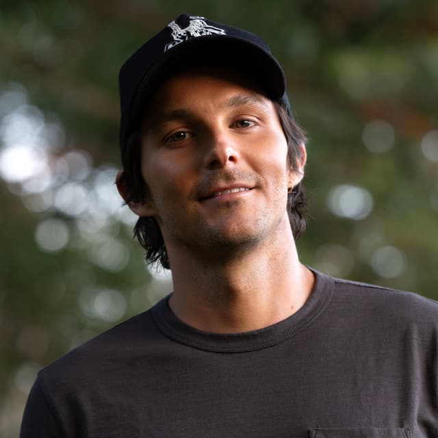 Charlie Worsham's artist profile image