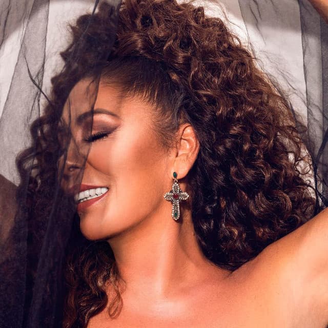 Isabel Pantoja artist profile image