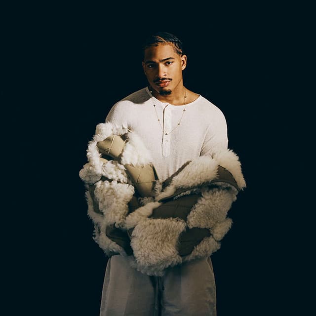 Arin Ray artist profile image
