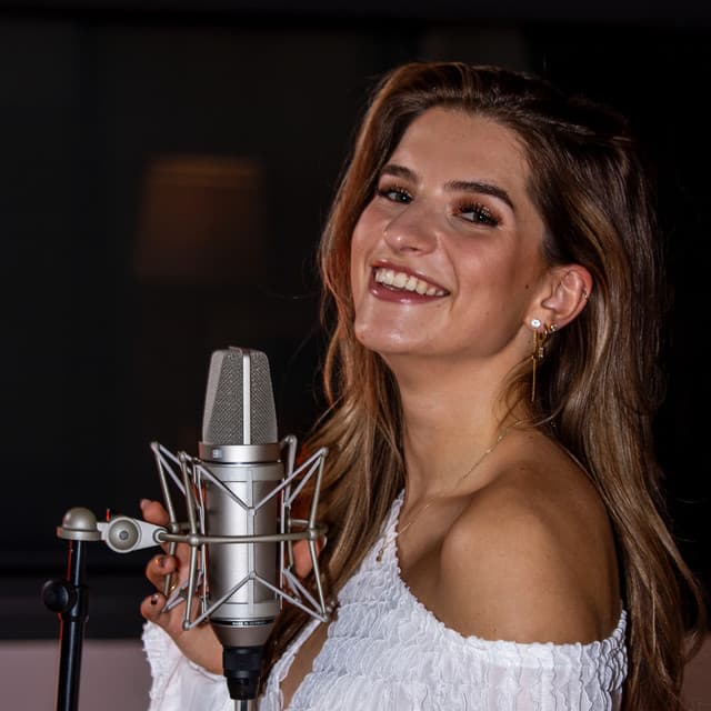 Julia Van Bergen artist profile image