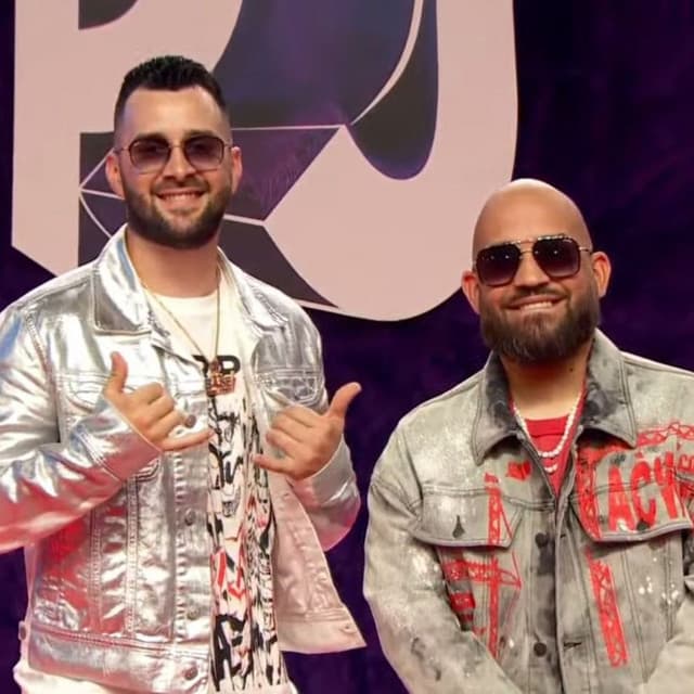 Los Legendarios artist profile image