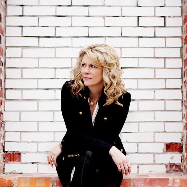 Natalie MacMaster's artist profile image