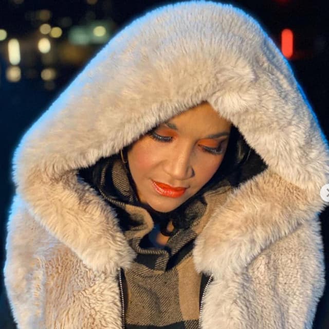 Suzanna Lubrano artist profile image