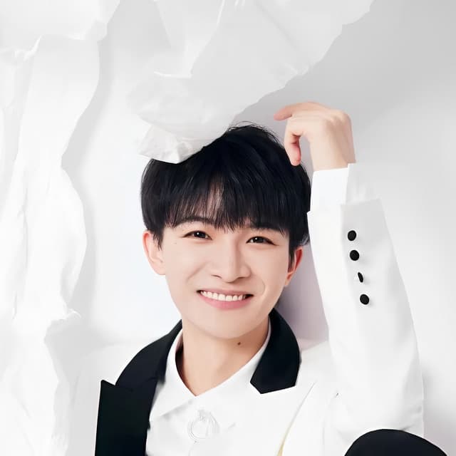 Zhou Shen's artist profile image