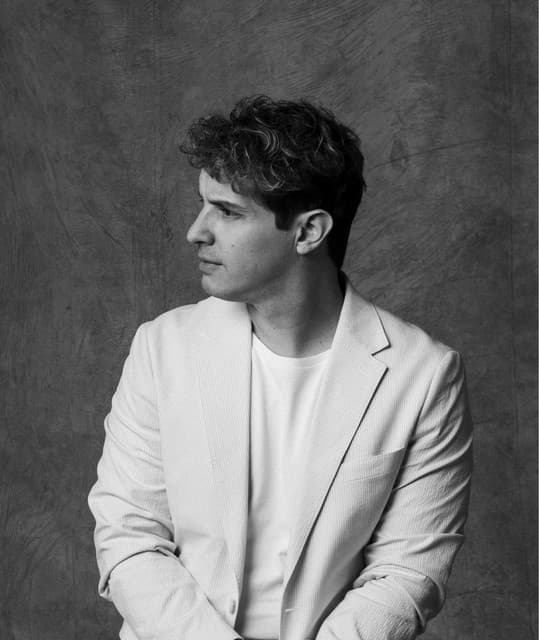 Kike Pavón artist profile image