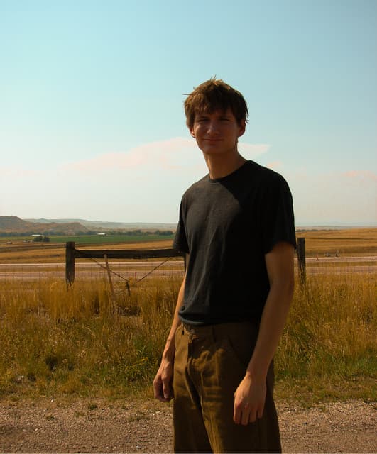 Elias Hix's artist profile image