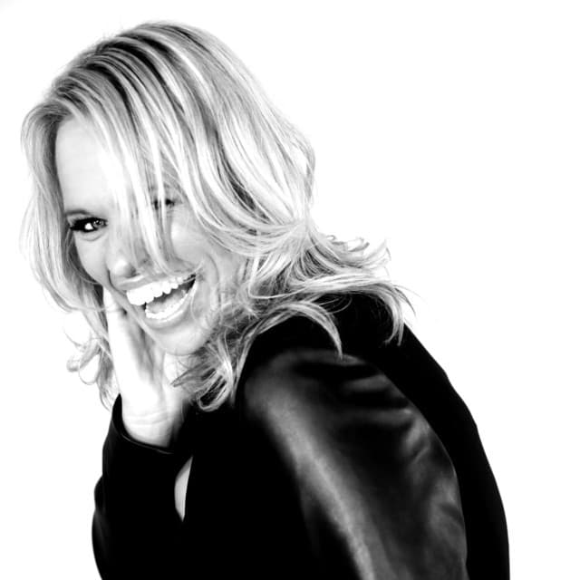 Beccy Cole artist profile image