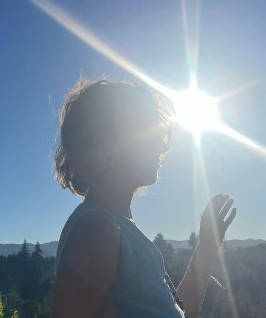 Emily Kokal artist profile