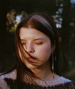 Eliza McLamb's artist profile image