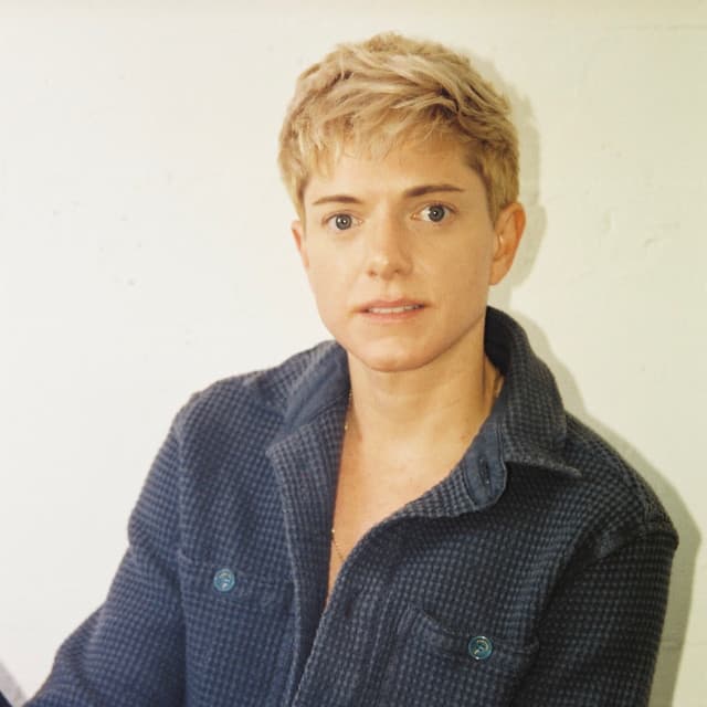 Mae Martin artist profile image