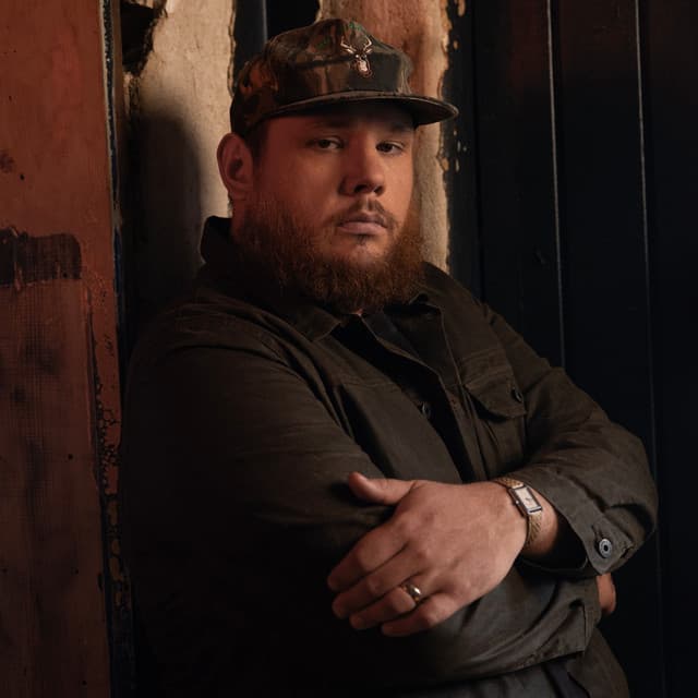 Luke Combs's artist profile image