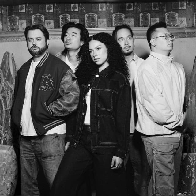 Strings From Paris artist profile image