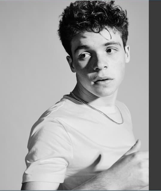 Eli Golden artist profile image