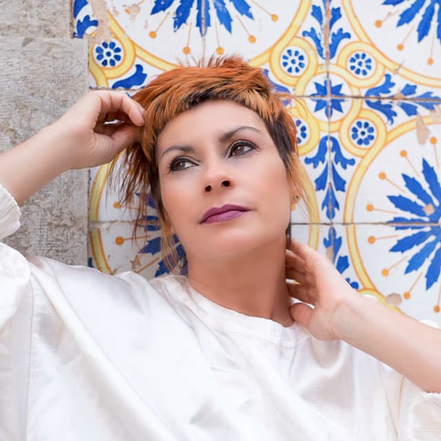 Viviane artist profile image