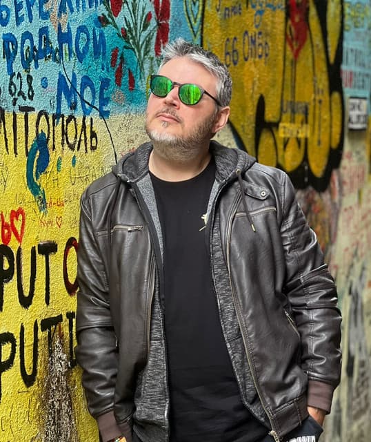 Jo Paciello artist profile image