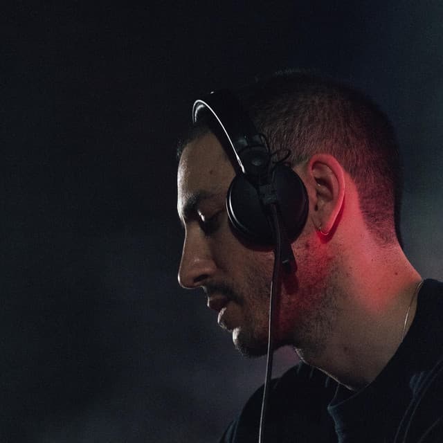 Nicola Cruz artist profile image