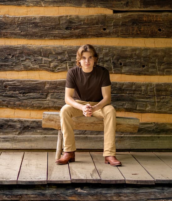 Wyatt Ellis artist profile