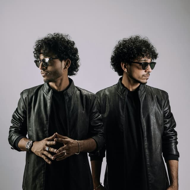 Sarith and Surith artist profile image