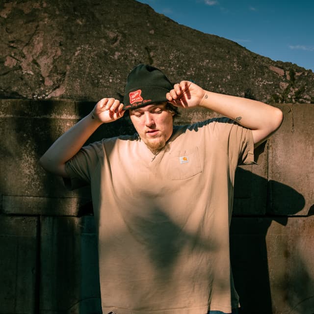 No-uh artist profile image