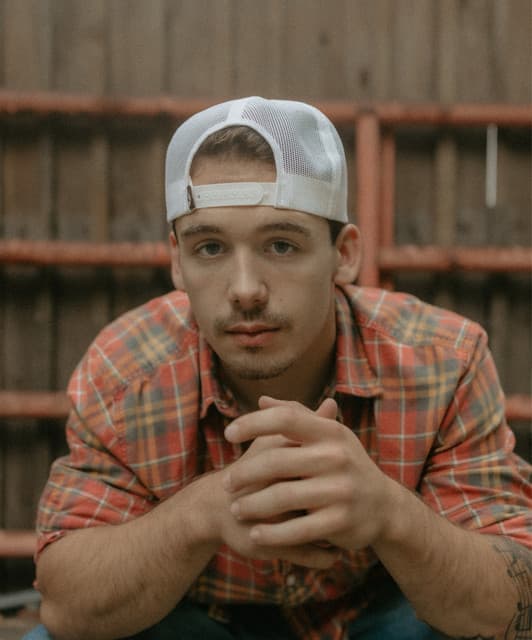 Noah Thompson artist profile image