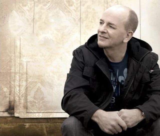 Robin Mark artist profile image