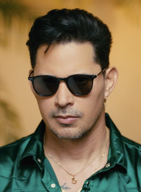 Leoni Torres artist profile image