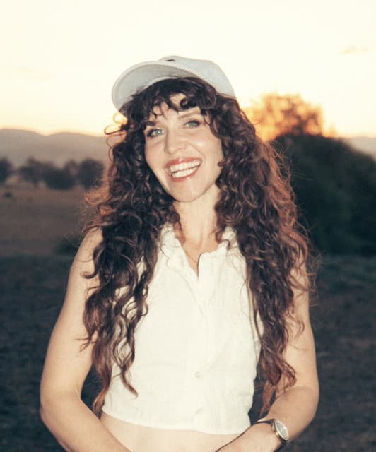Fanny Lumsden's artist profile image