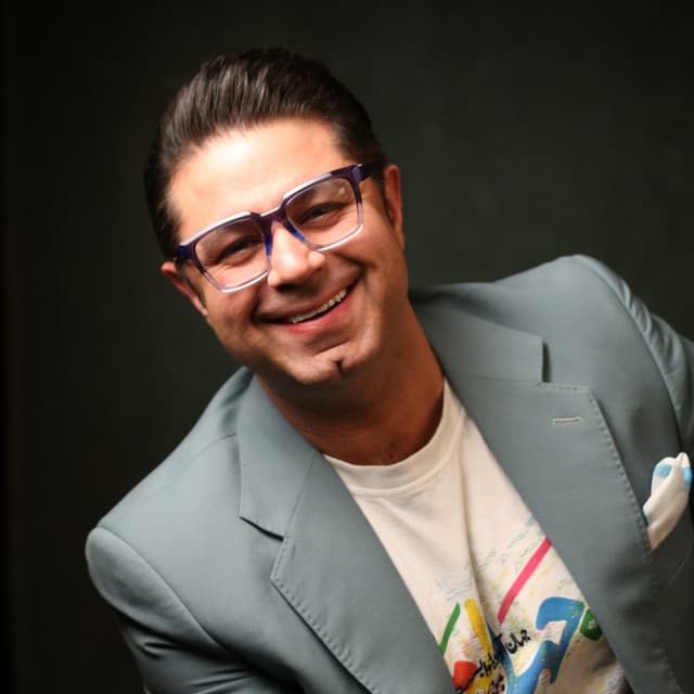 Hojat Ashraf Zadeh artist profile image