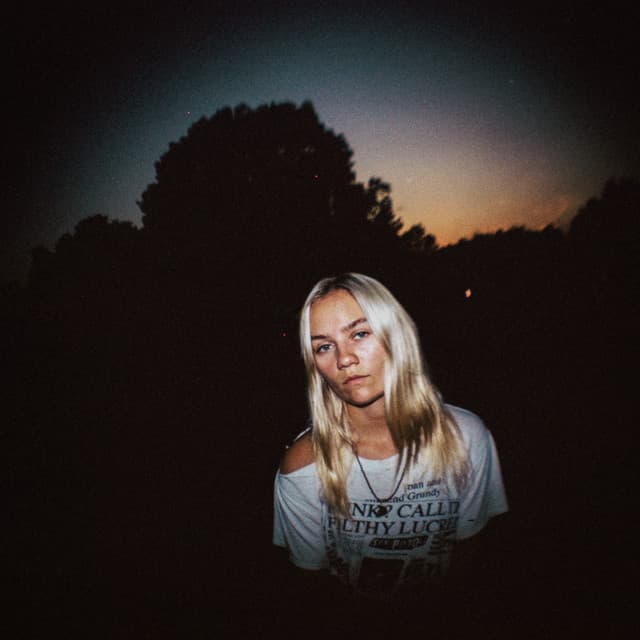 Carlie Hanson artist profile image