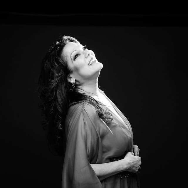 Angela Carrasco artist profile image