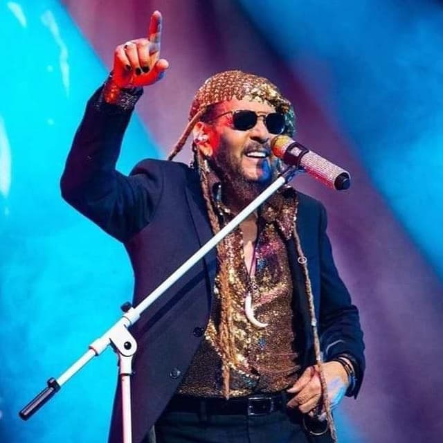 Toño Rosario artist profile image