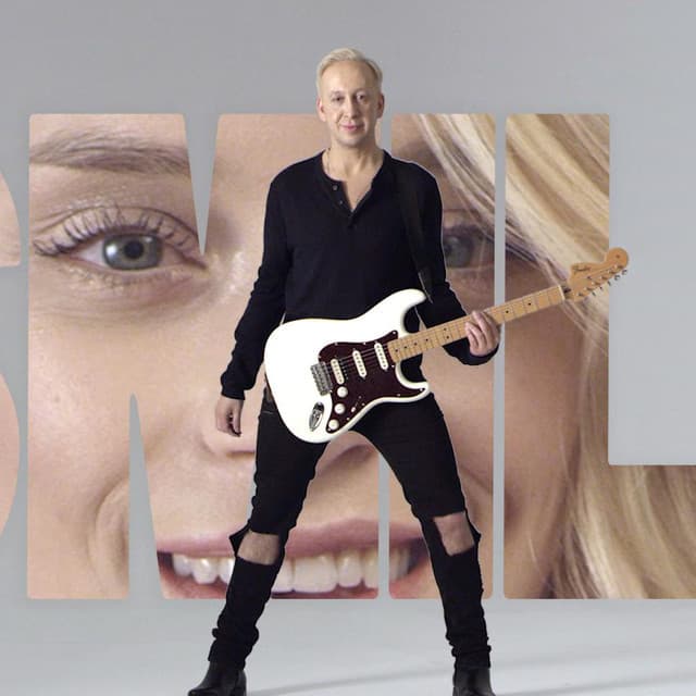 Zee Krayski artist profile image